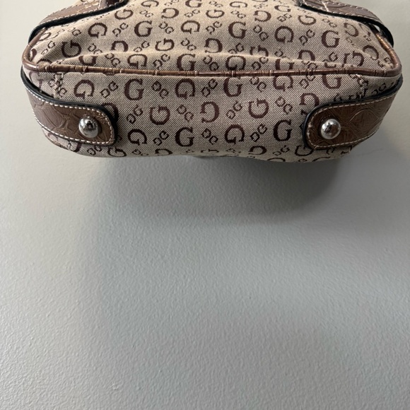 Y2K Vintage Guess Signature Brown and Cream Shoulder Bag - Picture 9 of 12